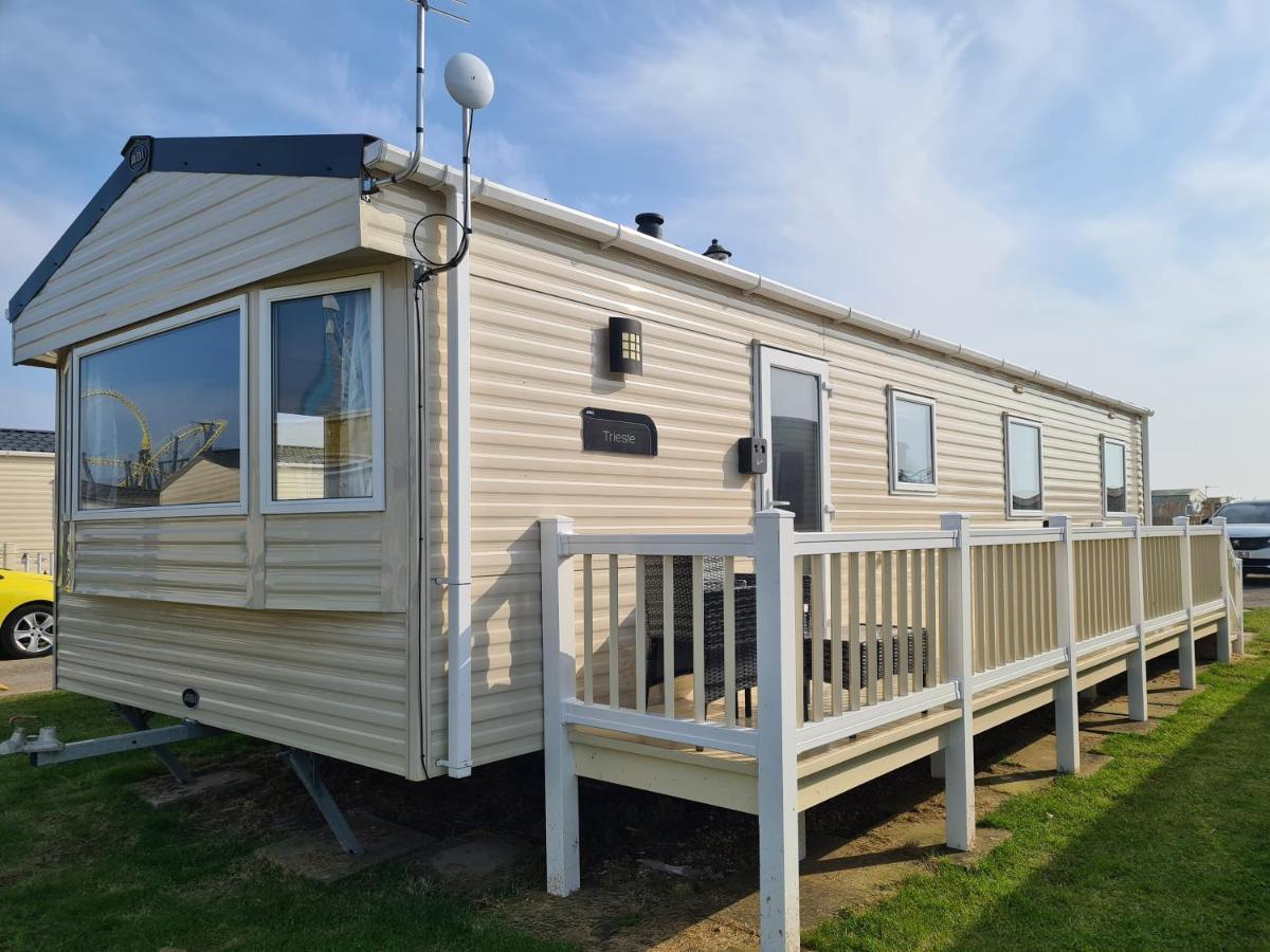 8 Berth Eastgate Fantasy Island Apartment Ingoldmells Exterior photo